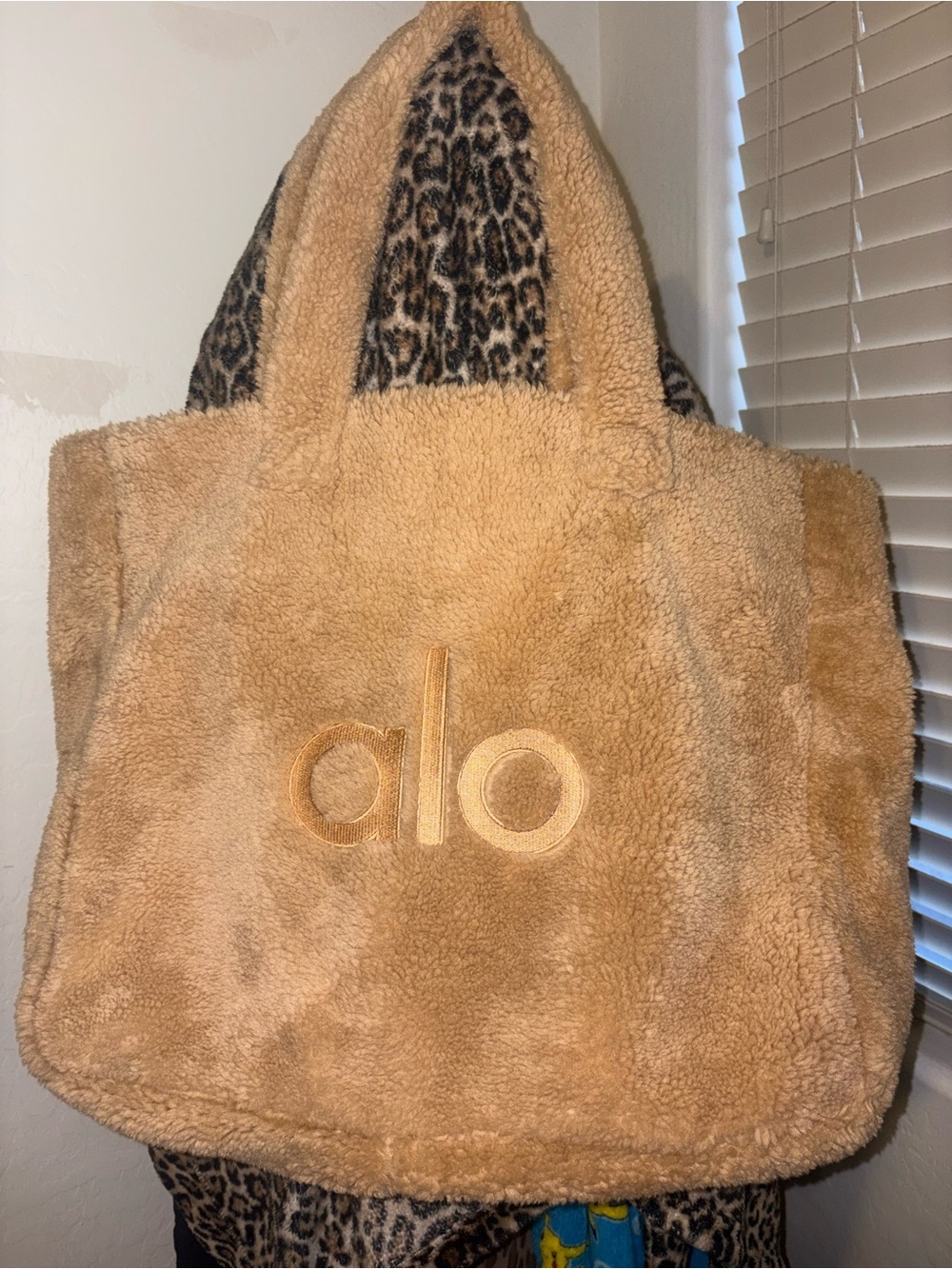 ALO Sherpa Tote in Camel